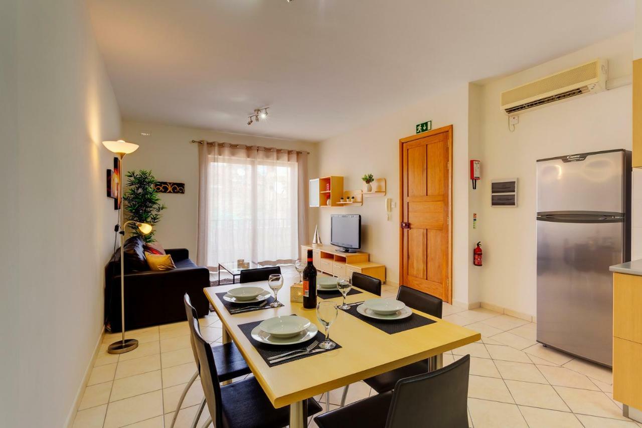 Spacious, Top Location Sliema Apartment Luaran gambar