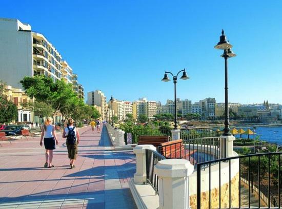 Spacious, Top Location Sliema Apartment Luaran gambar